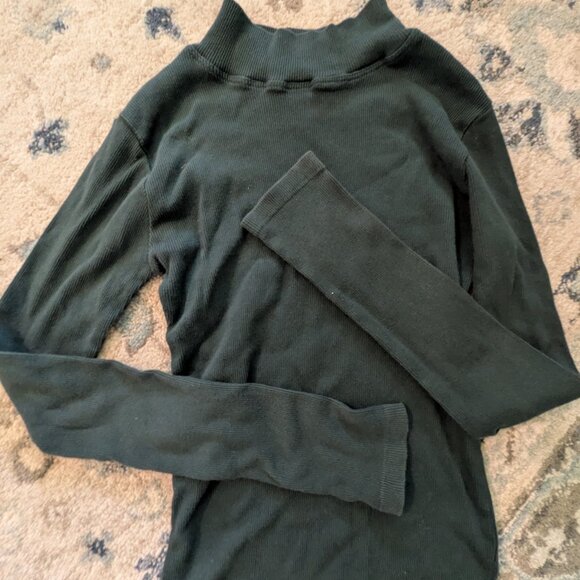 Brandy Melville turtleneck - Picture 1 of 1